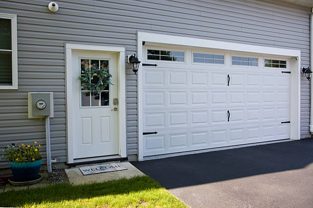 24/7 Emergency Garage Door Panel Replacement experts in Greenbriar, VA